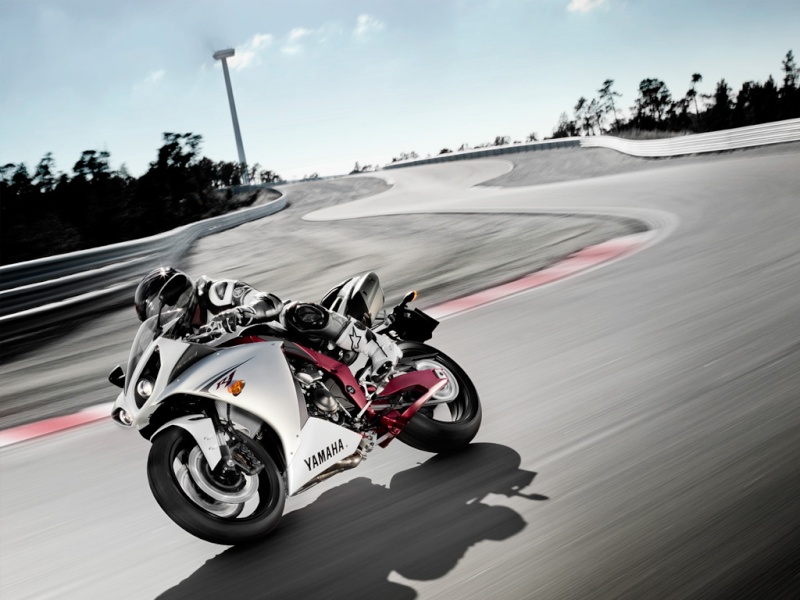 IMAGE(<a href="http://i64.servimg.com/u/f64/13/04/48/04/yamaha10.jpg" rel="nofollow">http://i64.servimg.com/u/f64/13/04/48/04/yamaha10.jpg</a>)