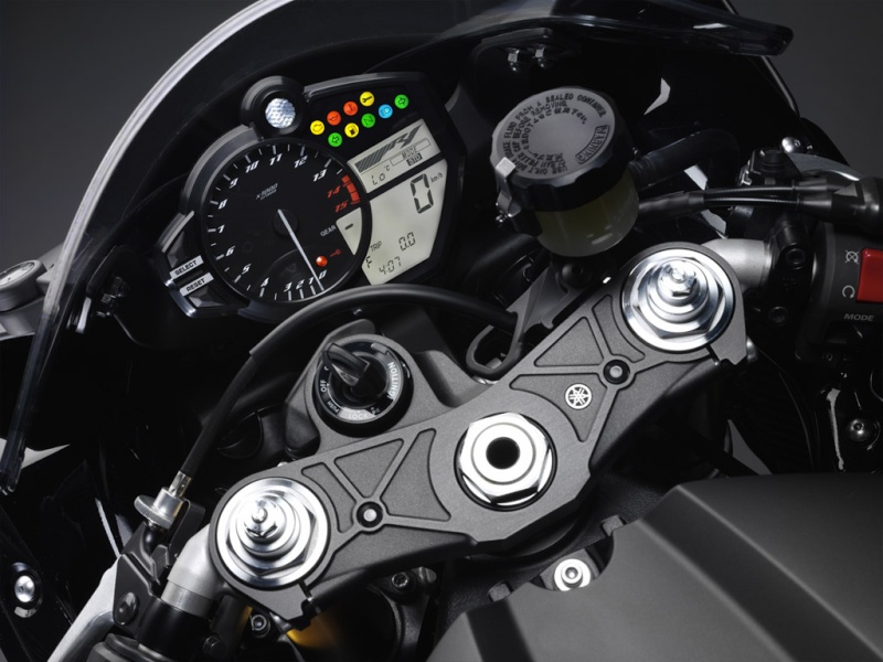 IMAGE(<a href="http://i64.servimg.com/u/f64/13/04/48/04/yamaha12.jpg" rel="nofollow">http://i64.servimg.com/u/f64/13/04/48/04/yamaha12.jpg</a>)