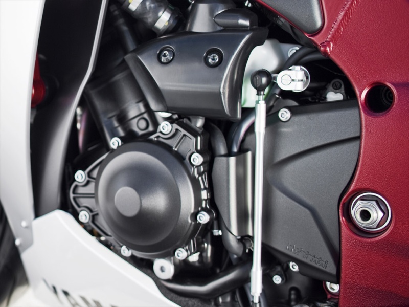 IMAGE(<a href="http://i64.servimg.com/u/f64/13/04/48/04/yamaha13.jpg" rel="nofollow">http://i64.servimg.com/u/f64/13/04/48/04/yamaha13.jpg</a>)